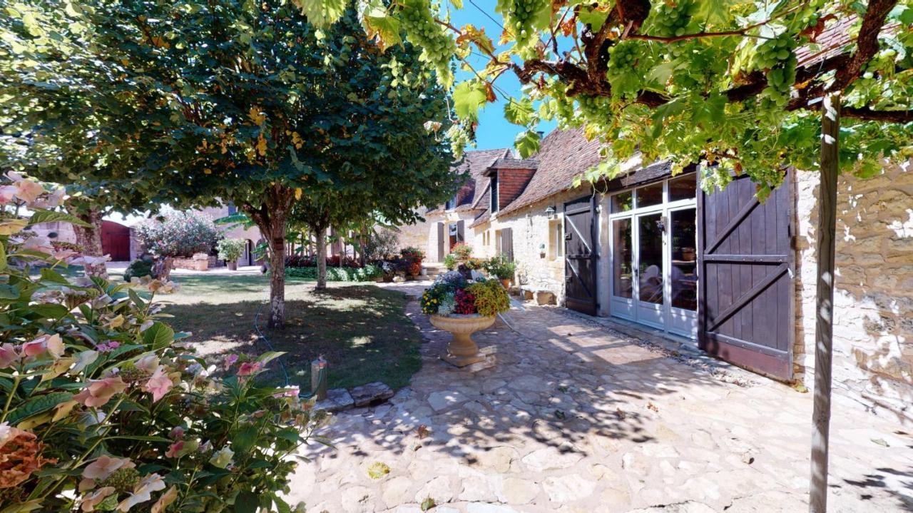 Demeure Du Vallon - Chambres D'Hotes De Charme Azerat Eksteriør bilde