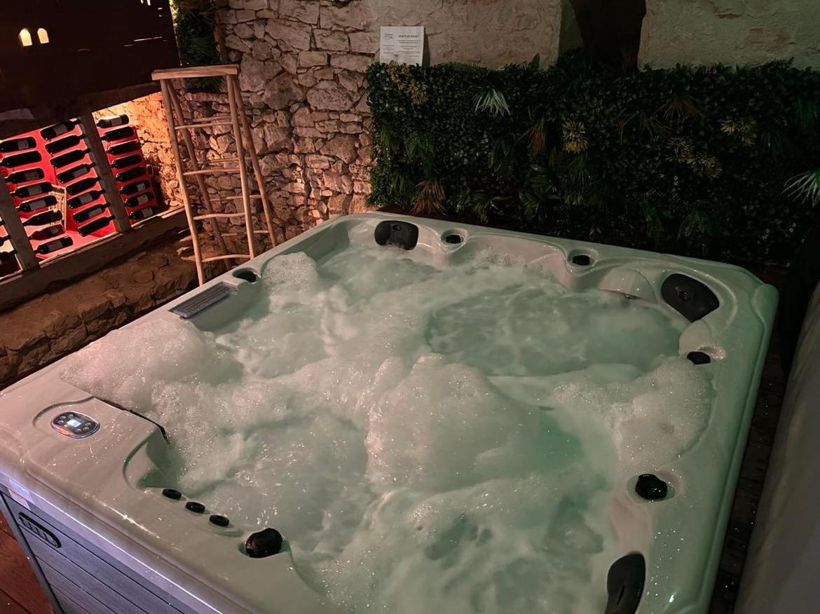 Demeure Du Vallon - Chambres D'Hotes De Charme Azerat Eksteriør bilde