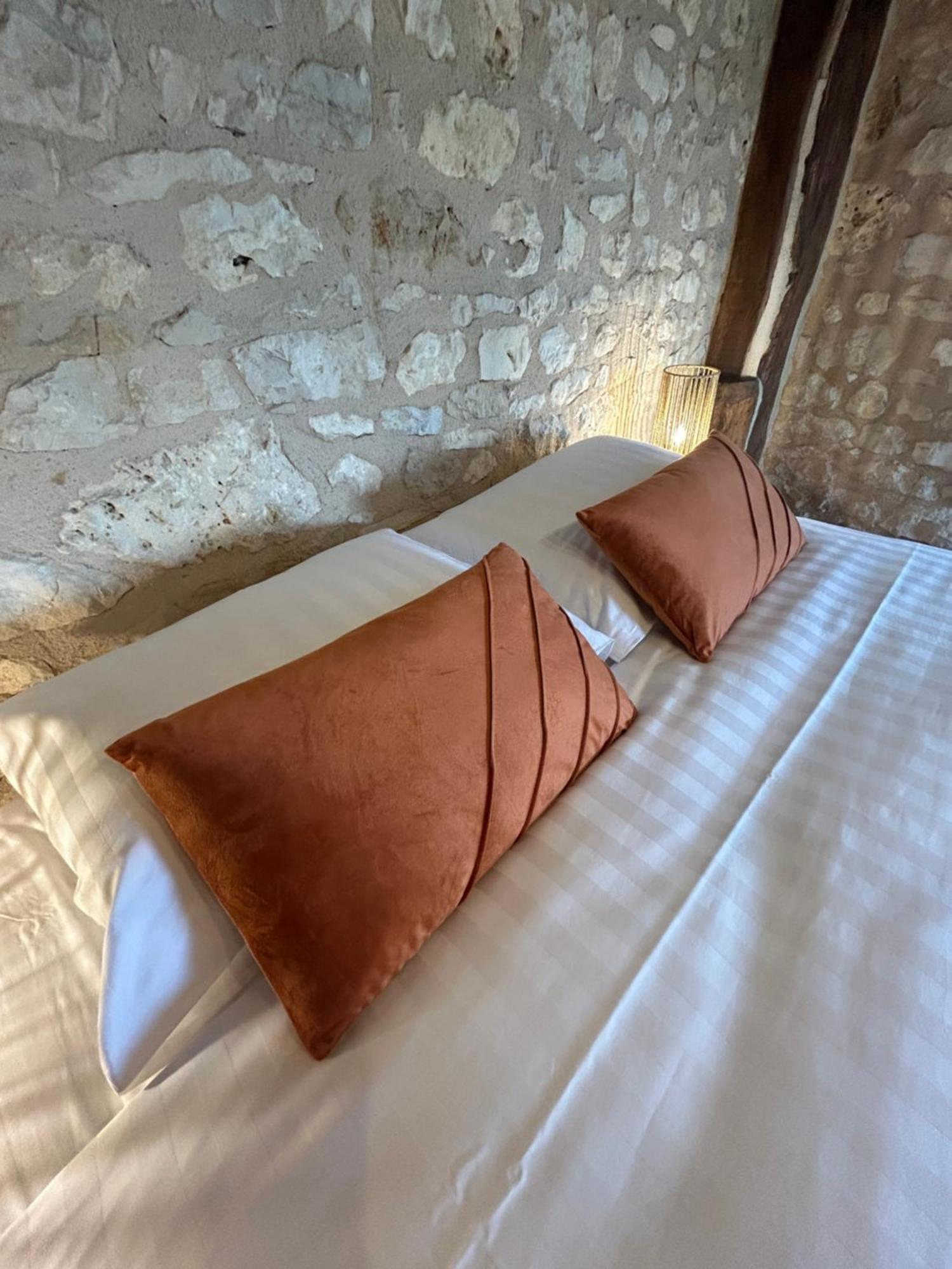Demeure Du Vallon - Chambres D'Hotes De Charme Azerat Eksteriør bilde