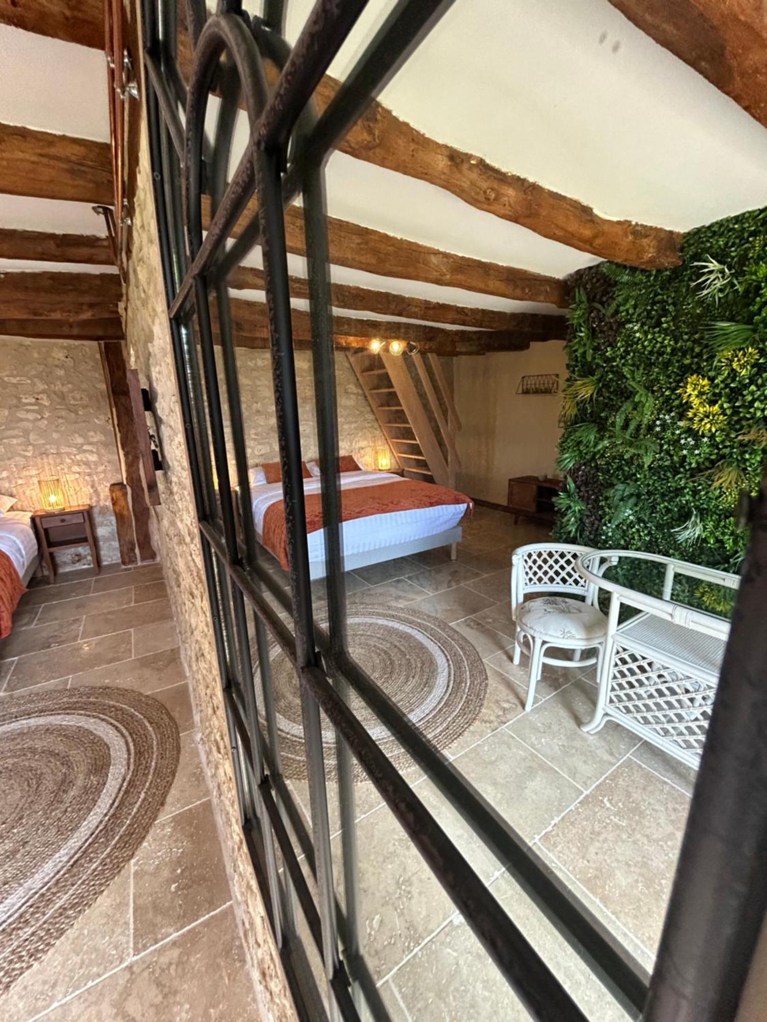 Demeure Du Vallon - Chambres D'Hotes De Charme Azerat Eksteriør bilde